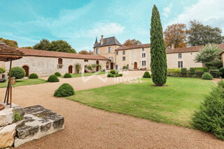  Propriété/château à vendre 14 pièces 370 m²