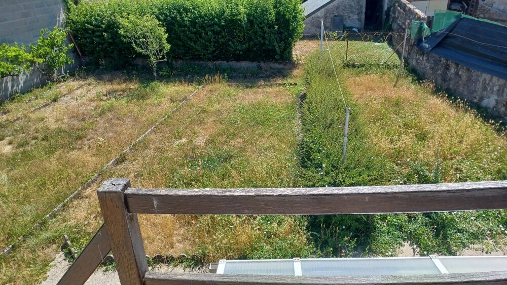 Ancienne de bourg avec terrain et garage et en plain-pied !