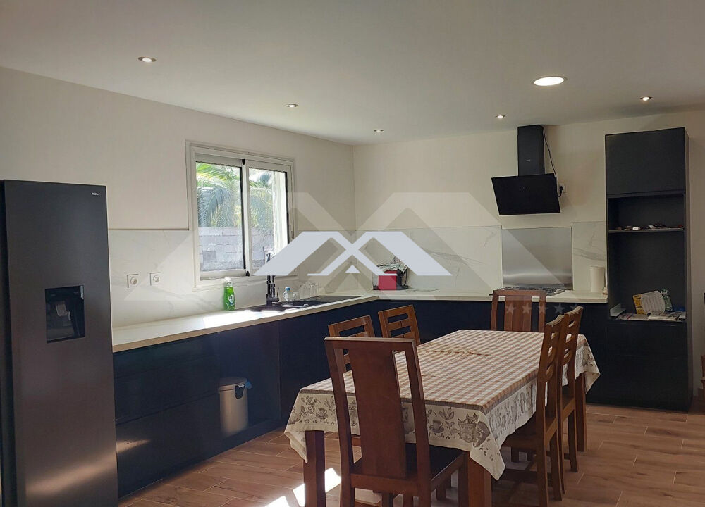 Vente Maison Maison F4 92 m² Saint Joseph Saint-joseph