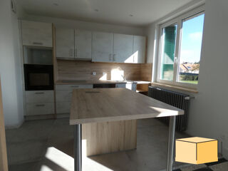  Maison à louer 7 pièces 164 m²