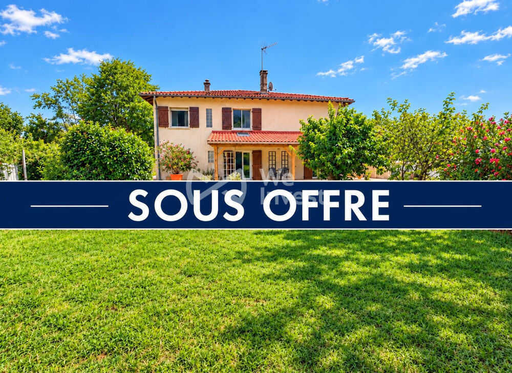 Maison traditionnelle  Parcelle arborée de plus de 2 200 m²
