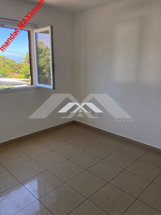  Appartement à louer 3 pièces 80 m²