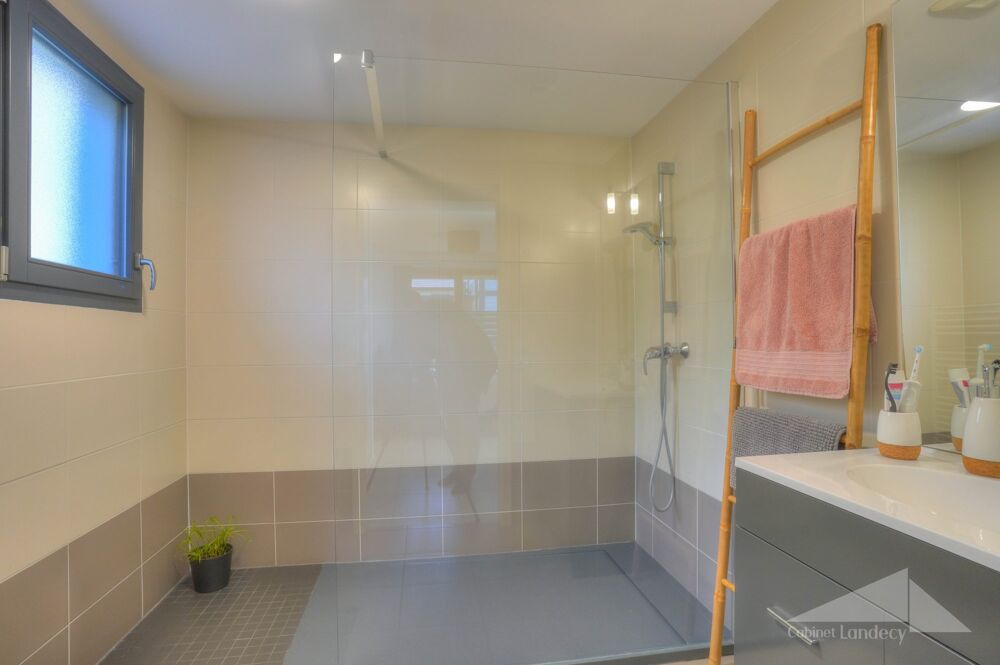 � vendre  Maison Saint-Jean-de-Gonville (01630)