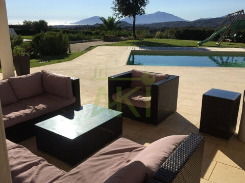   Villa T6/7 avec piscine et vue mer Maison - 7 pi�ce(s) - 230 m�