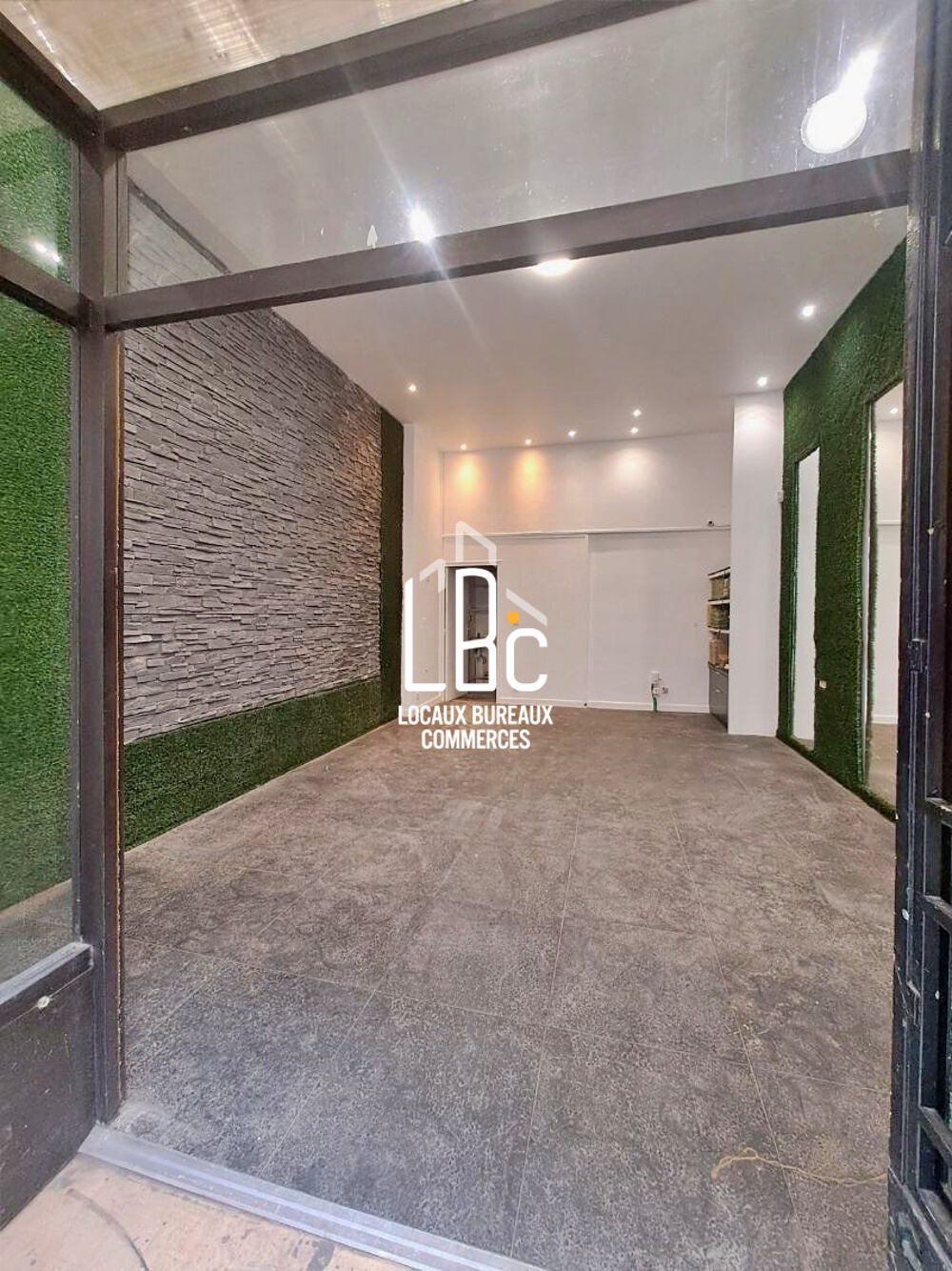   Nantes Graslin - Local commercial 35 m² à louer 