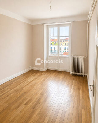  Appartement à louer 3 pièces 53 m²