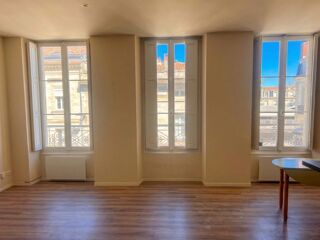  Appartement à louer 3 pièces 73 m²