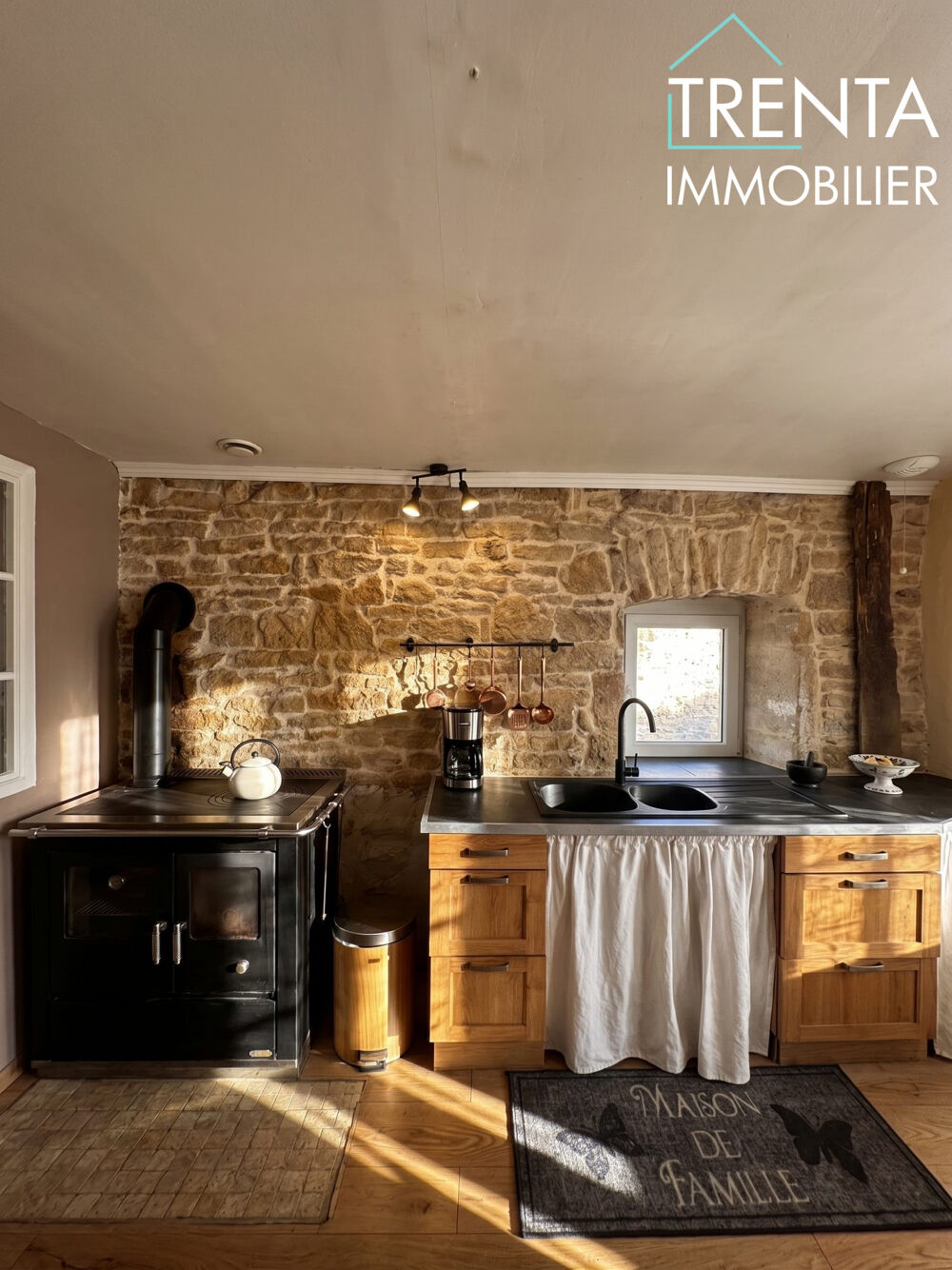 Vente Maison Coup de coeur à Noroy-le-Bourg : Charmante maison en pierre sur Noroy-le-bourg