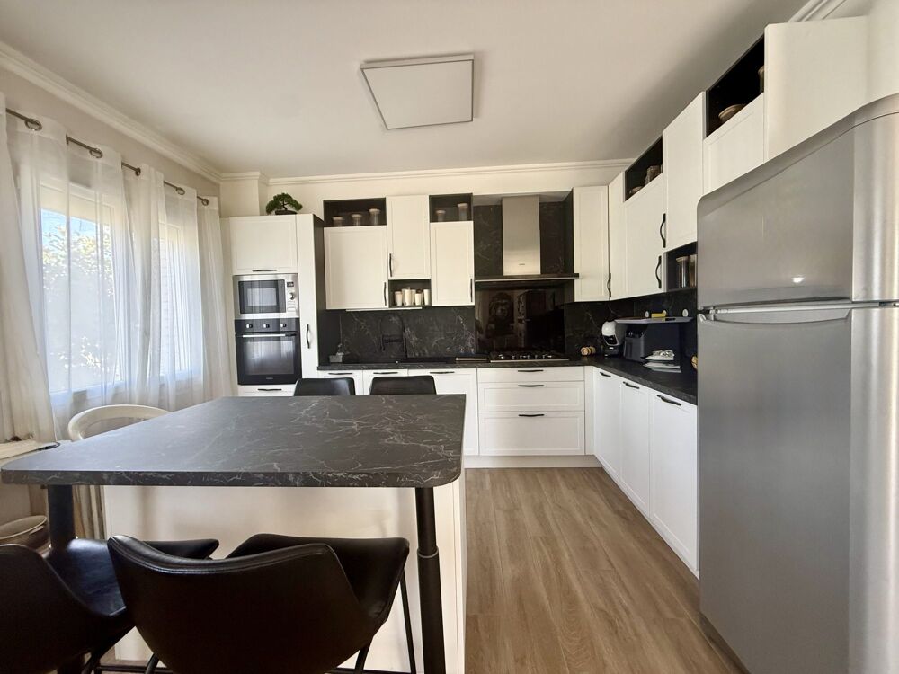 Fleury-les-Aubrais  Maison familiale de 156 m², 4 chambres,