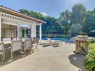  Maison � vendre 9 pi�ces 246 m�