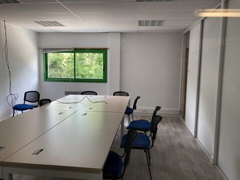  RARE SUR SECTEUR - Grande surface - 2000m² 