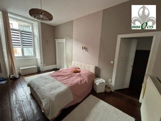  Appartement à louer 5 pièces 127 m²