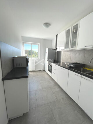  Appartement à louer 5 pièces 90 m²