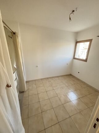  Immeuble � vendre 77 m�