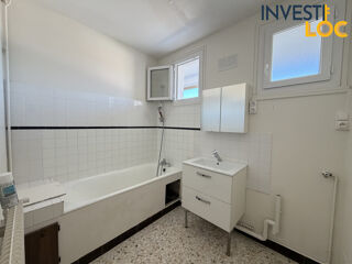  Appartement à louer 4 pièces 84 m²