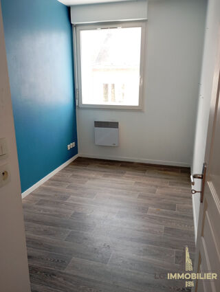  Appartement à louer 4 pièces 84 m²