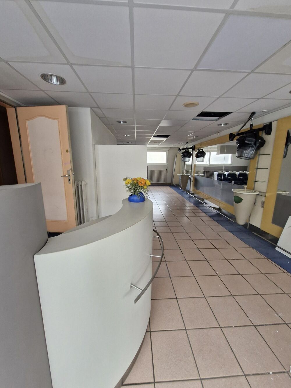   VANNES CENTRE VILLE - local commercial de 68 m² 