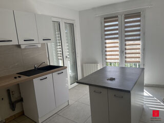  Appartement à louer 4 pièces 83 m²