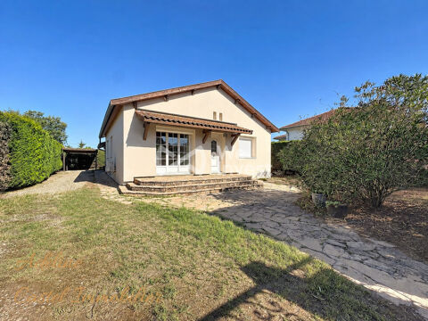   Maison de plain-pied avec bel extérieur, grand garage et carpor Maison - 3 pièce(s) - 79 m²
