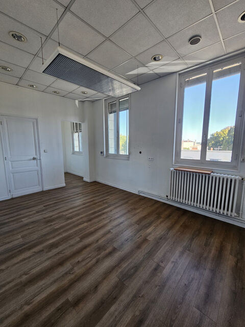   Bureau 65 m² centre de Saintes 