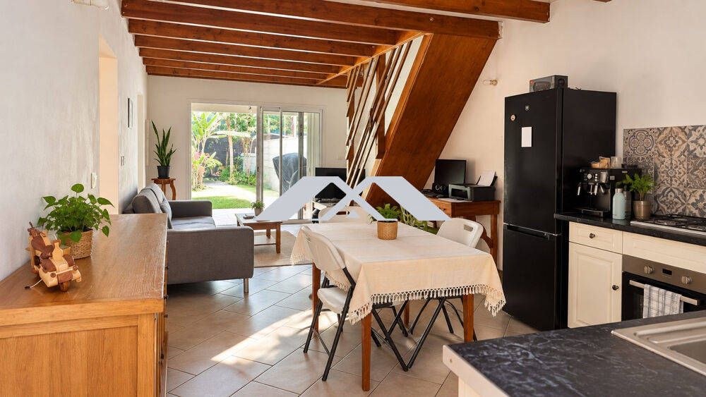 Vente Maison Charmante maison type F4 d'environ 72 m² avec jardin tropical - Petite-Île