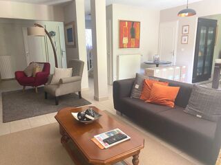  Maison à louer 6 pièces 146 m²