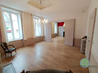  Maison à vendre 15 + pièces 328 m²