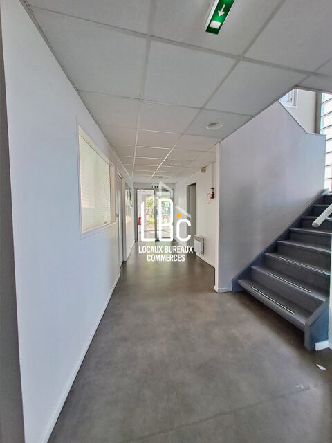   Bouguenais - Local activité mixte 959 m² à louer 