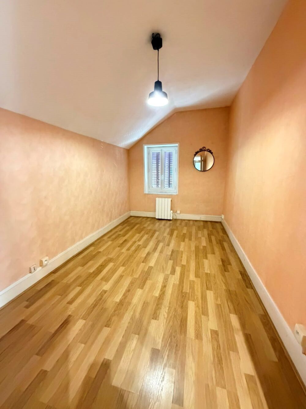 DANS MAISON