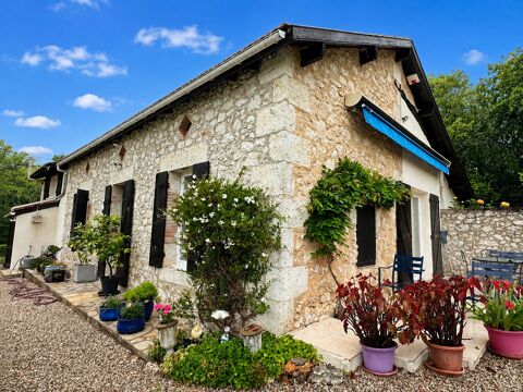  Cette maison, à la fois élégante et polyvalente, pourrait acc Maison - 8 pièce(s) - 240 m²