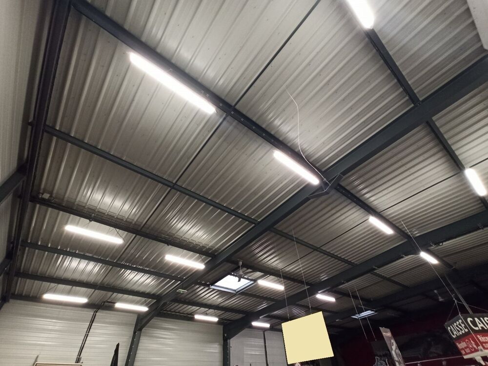   LOCATION 750m² COMMERCE ZONE NORD 