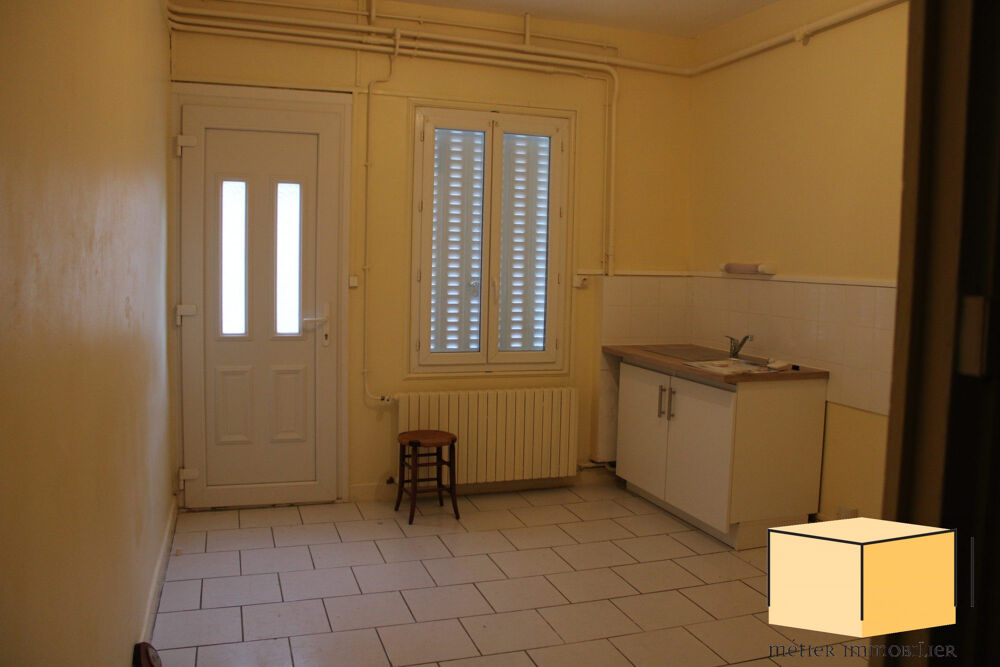 Location Maison Maison 4 chambres avec garage et jardin à VIRIEU LE GRAND (0151 Virieu-le-grand