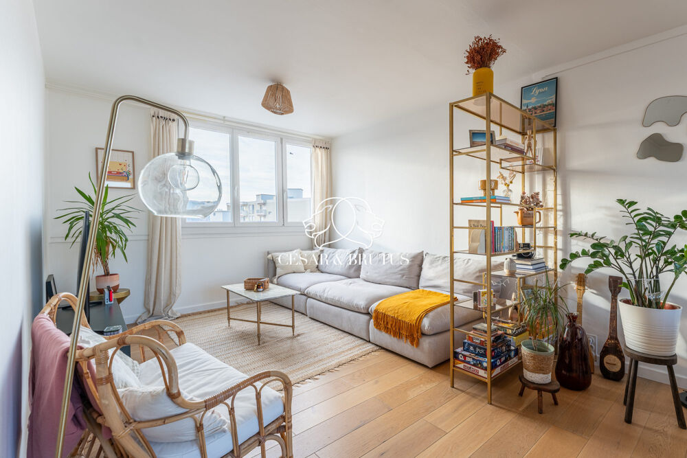 Spacieux T3 de 70 m² Traversant avec Vue Fourvière  Lyon 8