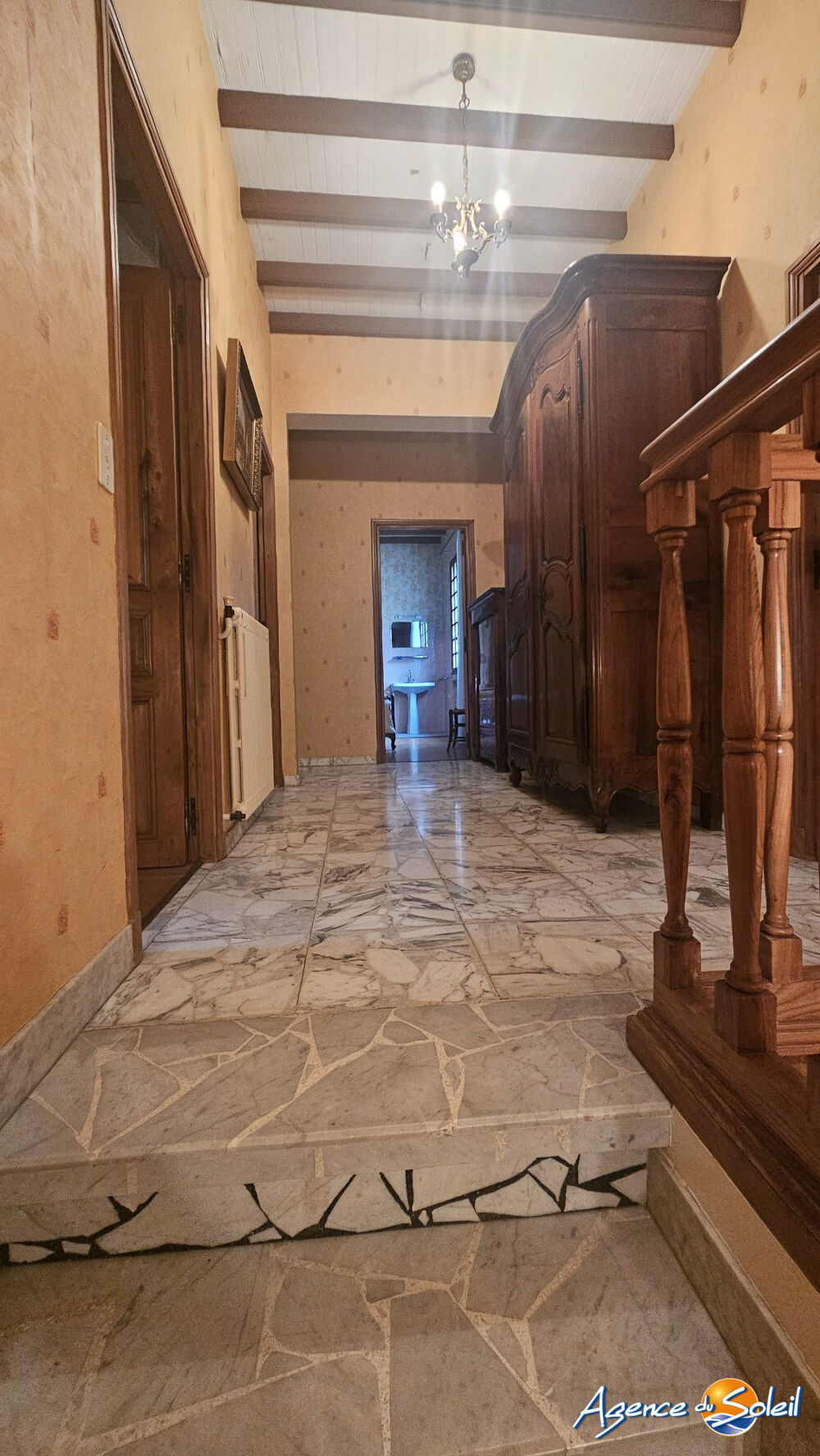 MAISON DE VILLE AVEC GRAND TERRAIN