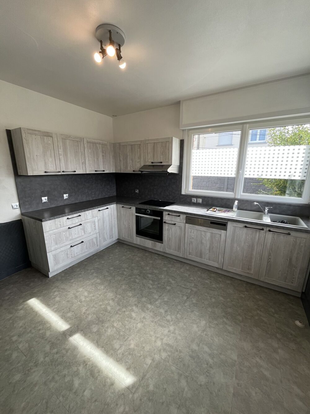 Vente Maison MAISON INDIVIDUELLE 5 CHAMBRES AVEC SOUS SOL Le cateau-cambrésis