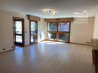  Appartement à louer 4 pièces 79 m²