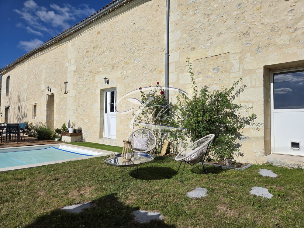Maison de caractère avec jardin et piscine
