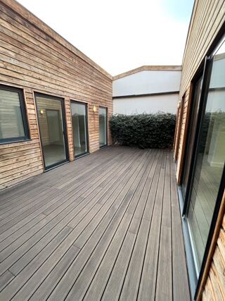  Appartement � louer 7 pi�ces 214 m�