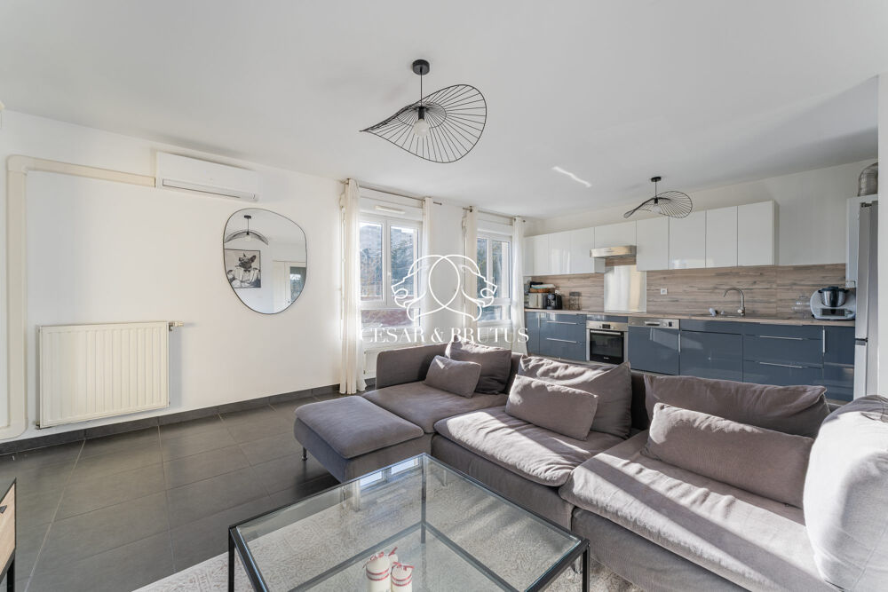 En exclusivité  Grand T3 lumineux avec balcon