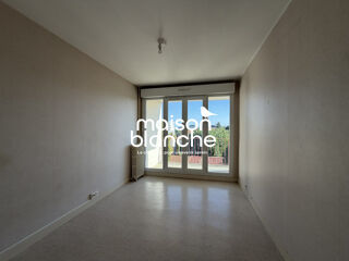 Appartement à louer 3 pièces 67 m²