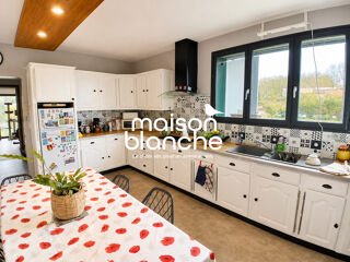 Maison à vendre 10 pièces 239 m²