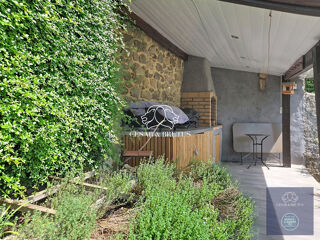  Maison � vendre 8 pi�ces 226 m� Condrieu