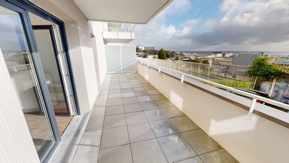 T2 vue rade avec superbe terrasse