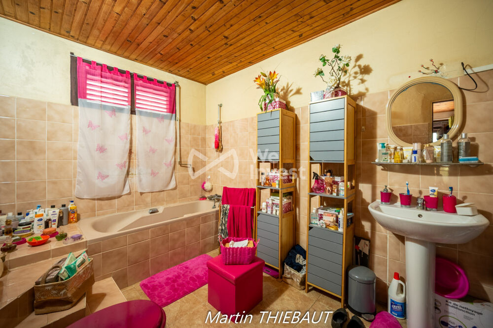 Au Marin, maison sur deux niveaux avec possibilité d'aménage