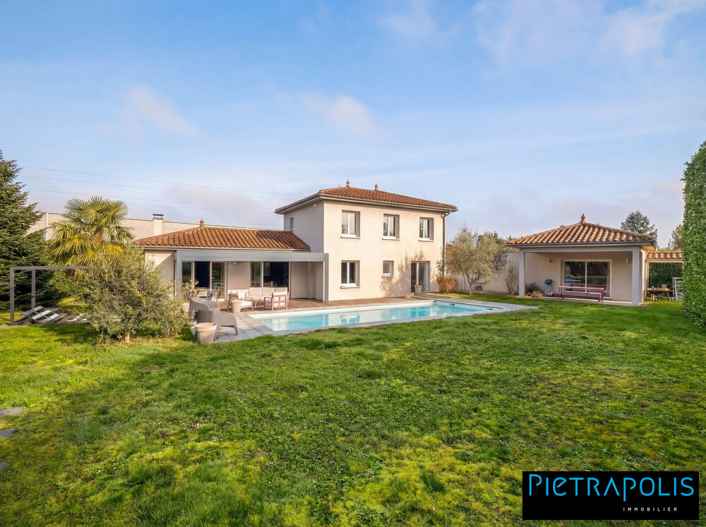 Maison 8 pièces 226 m² · à La Tour-de-Salvagny · 226 m² · 830 000 €