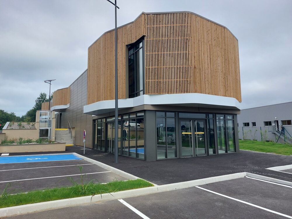  Local de 308m² en Zone Nord 