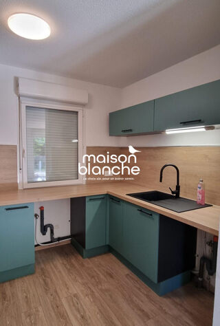  Maison à louer 4 pièces 81 m²