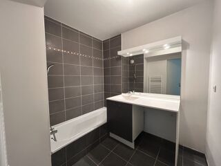  Appartement à louer 2 pièces 46 m²