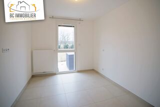  Appartement à louer 3 pièces 65 m²