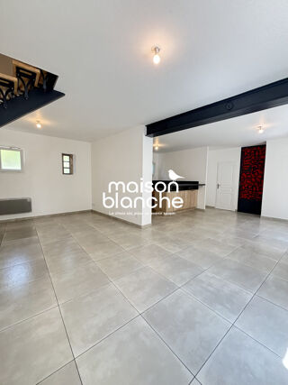  Maison à louer 4 pièces 117 m²